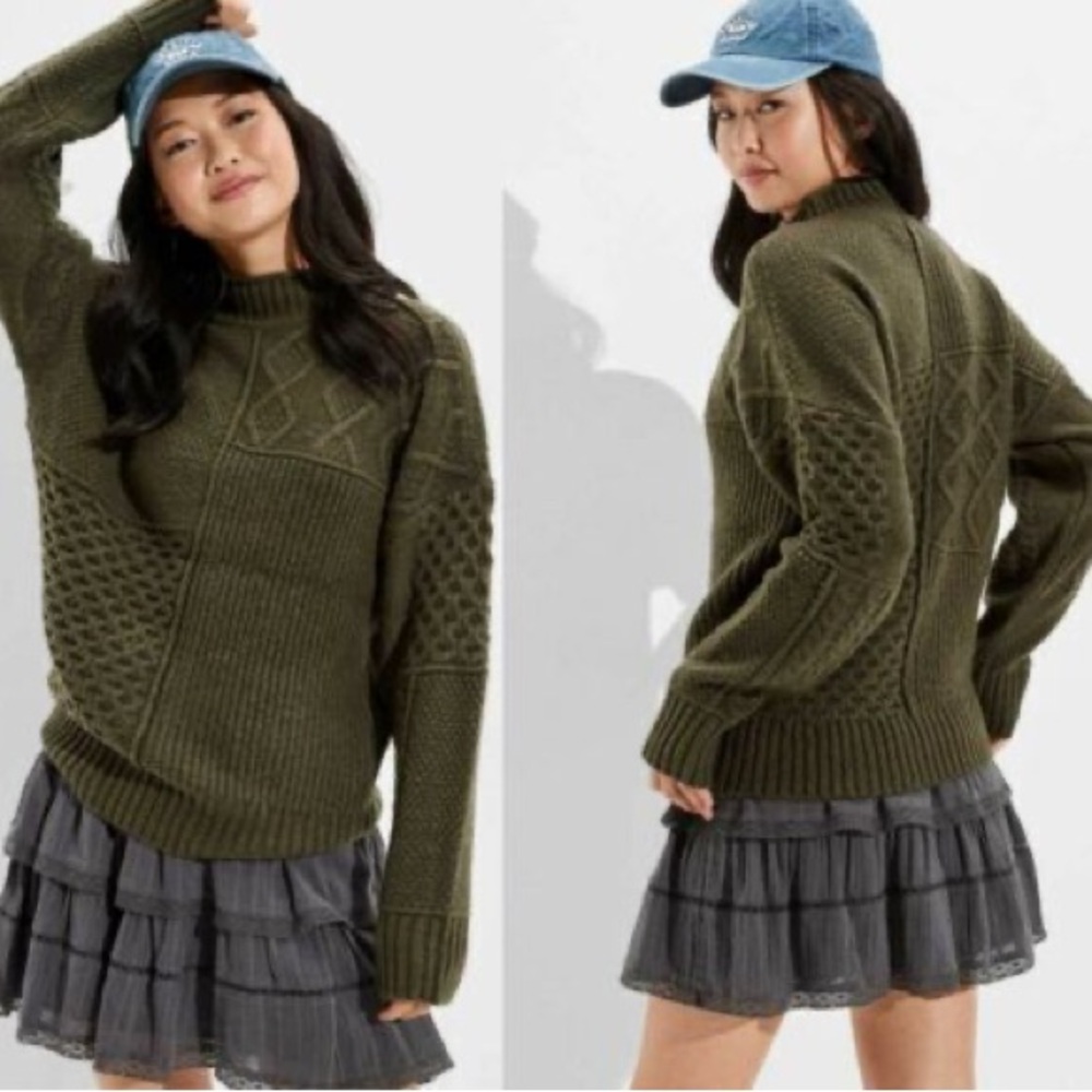 American Eagle Green Sweater (XS)